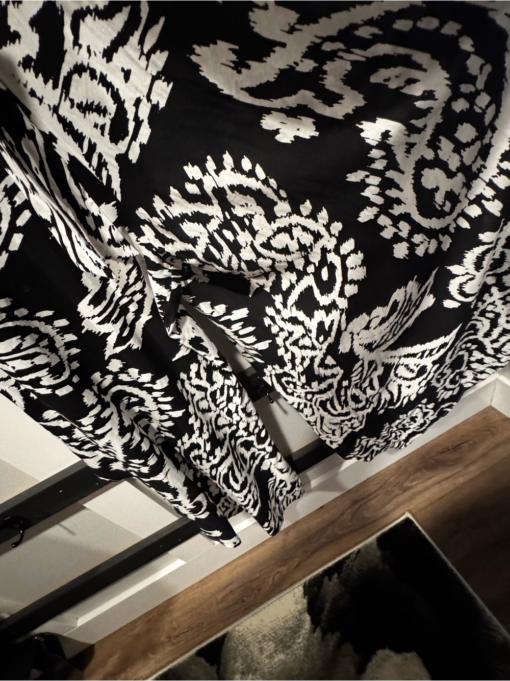 1 STATE Black & White Abstract tapered leg jumpsuit. - Picture 8 of 15